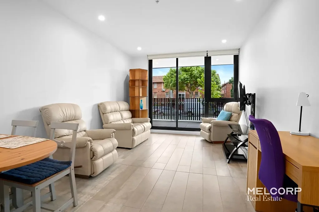 GROUND FLOOR, GREAT LOCATION - FURNISHED