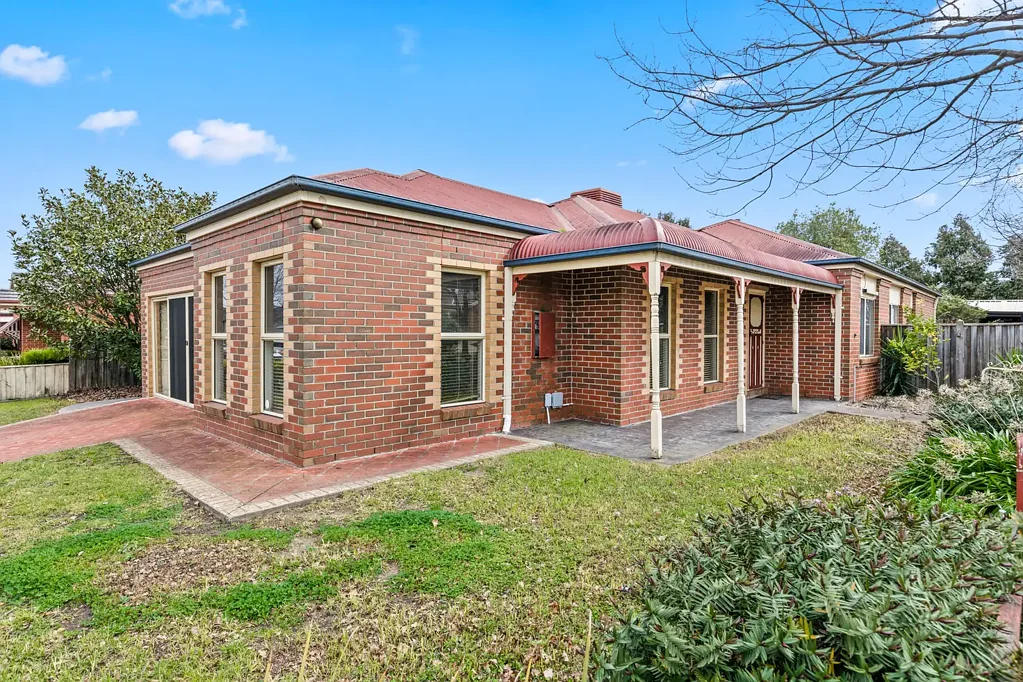 Craigieburn 3कमरा THIS HOME HAS MAJOR STRUCTUAL DEFECT