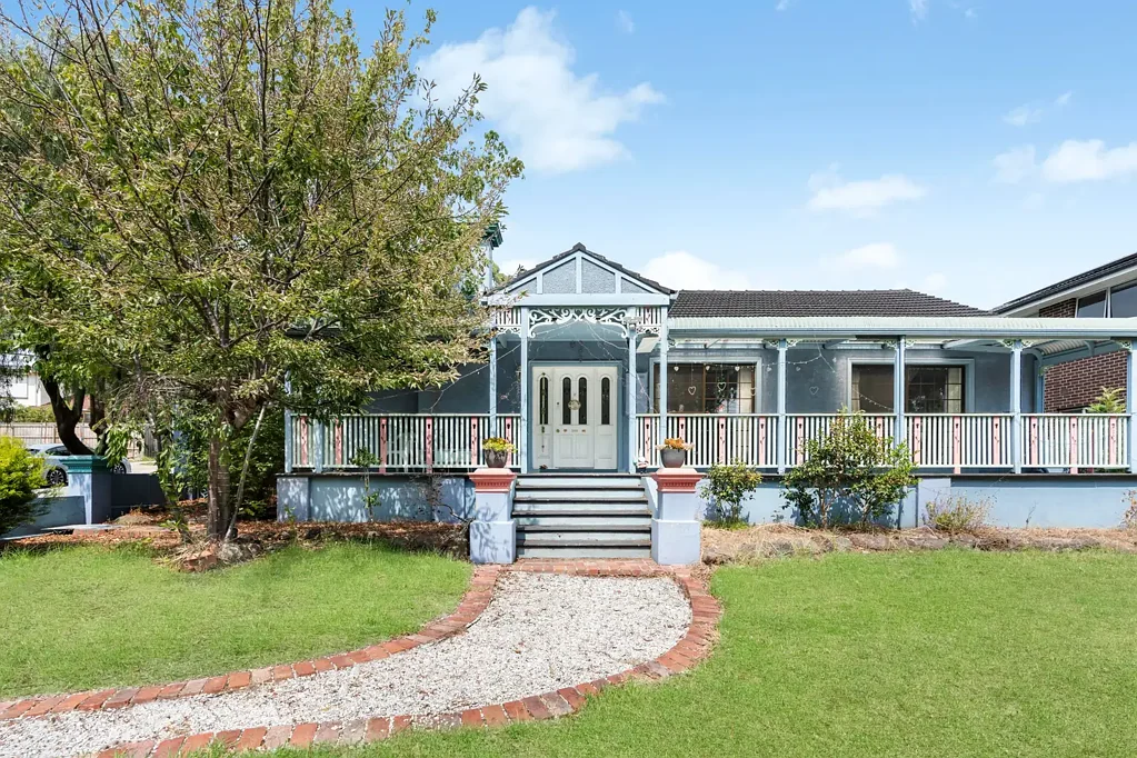 Mount Waverley 4 Bedroom Corner Position, Versatile Living & Outstanding Potential