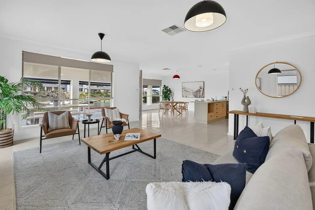 Hindmarsh Island 3 Bedroom Waterfront Living with Lagoon & Birdlife Sanctuary Views
