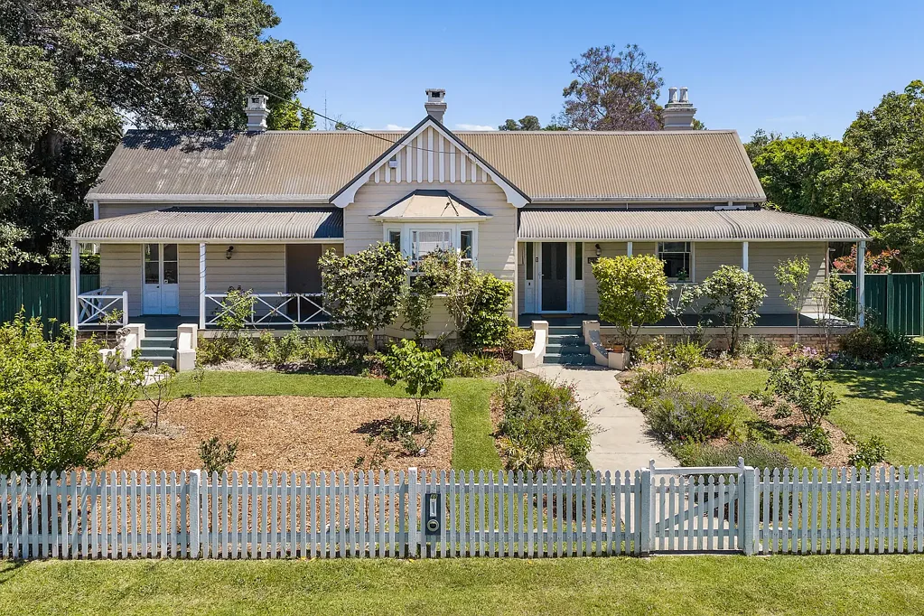 Nowra 4Kwarto ROSEVILLE - CHARACTER, SPACE & TIMELESS CHARM