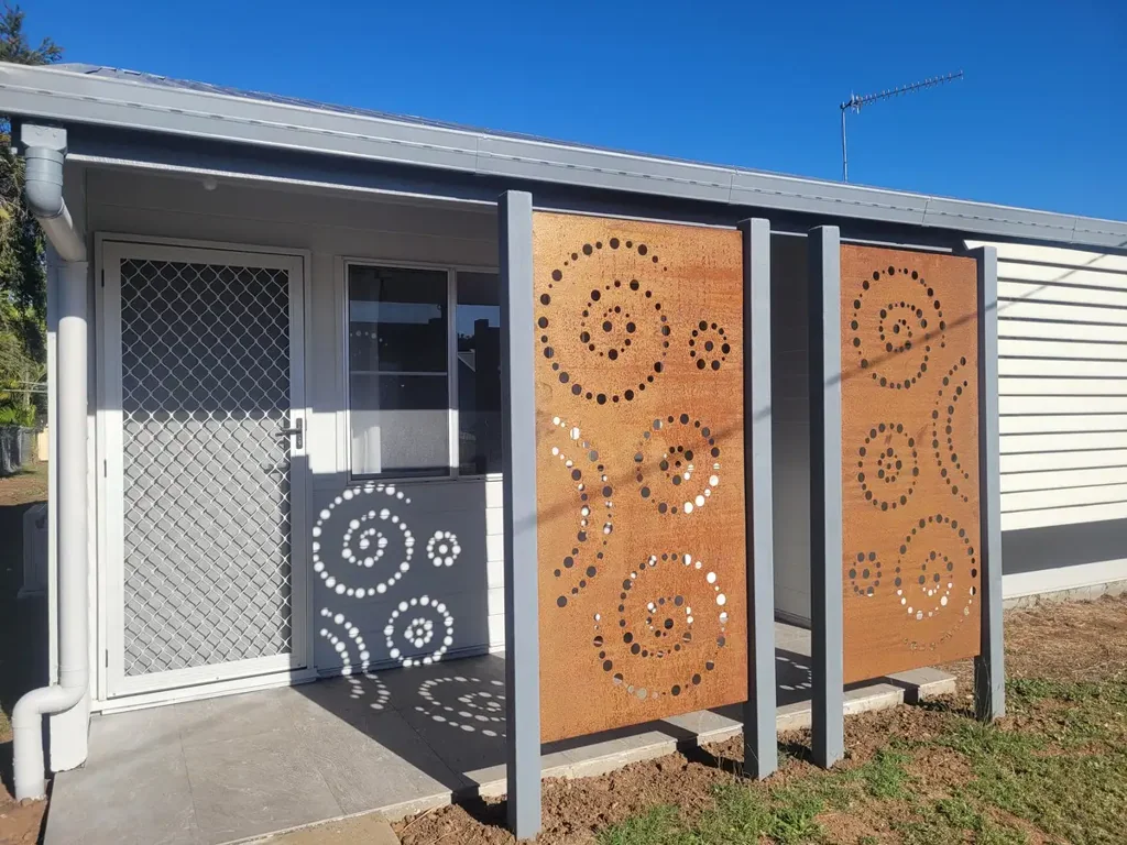 Dysart 3 Slaapkamer BEAUTIFULLY RENOVATED LOW -SET HOME ! NOW TENANTED @ $500/WK