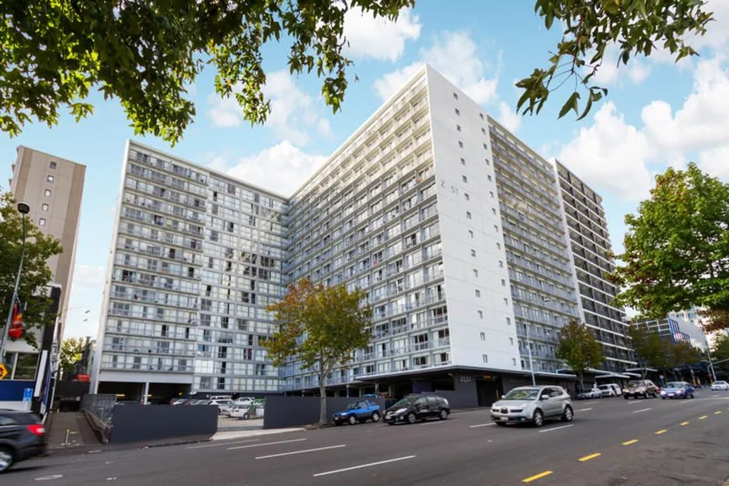Affordable City Apartment with great sea view !