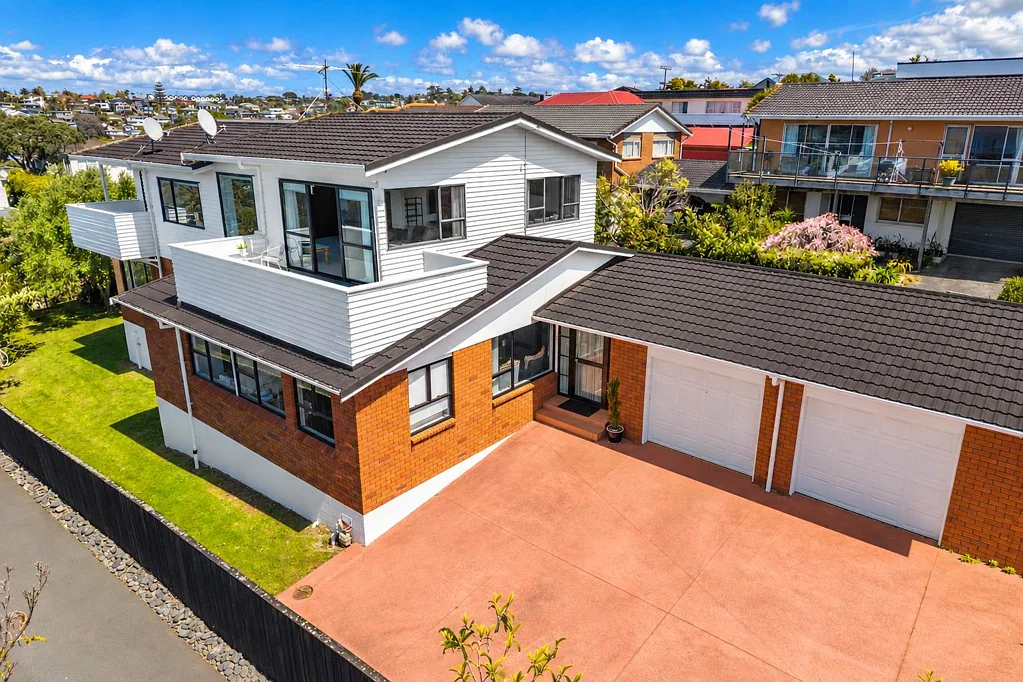Rothesay Bay 7 Bedroom A Prestigious Address. An Exceptional Opportunity.
