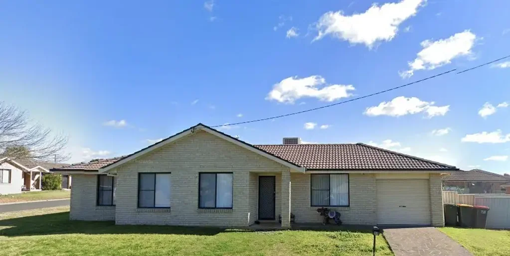 Four Bedroom House - Westdale