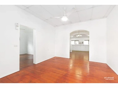 18 Ross Street, Allenstown, QLD 4700, 3 कमरे, 2 बाथरूम, House