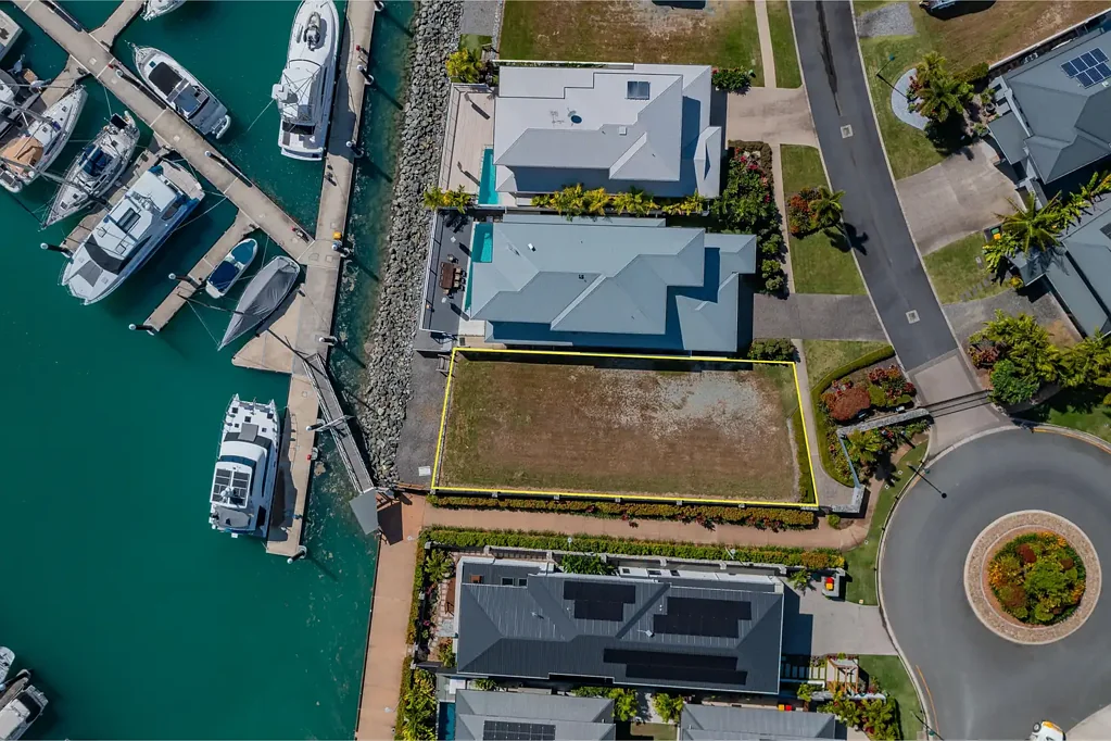 Airlie Beach  North Facing Waterfront