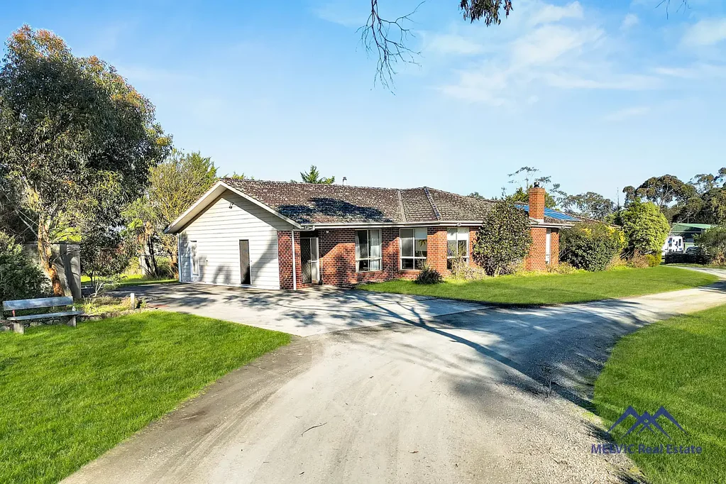 Dalmore 5ਬੈੱਡਰੂਮ “Rare 48 Acreage Prime Lifestyle Family Home & Development Potential near Melbourne’s 2nd Airport”