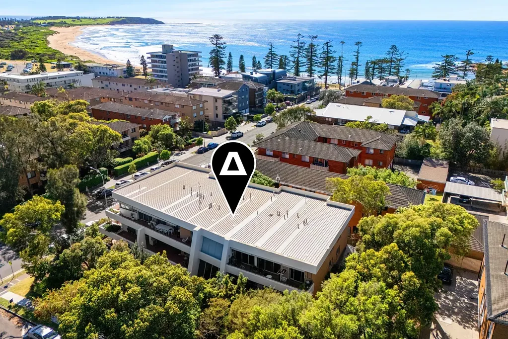 Bright Coastal Living, Steps from Dee Why Beach