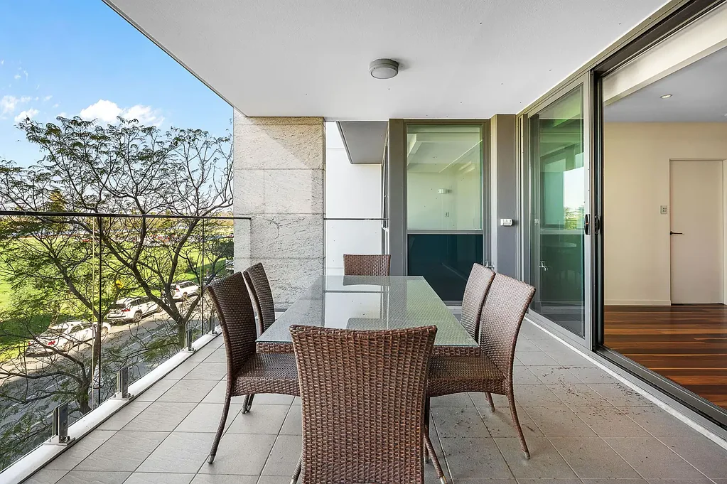 Exceptional riverside lifestyle fully furnished apartment