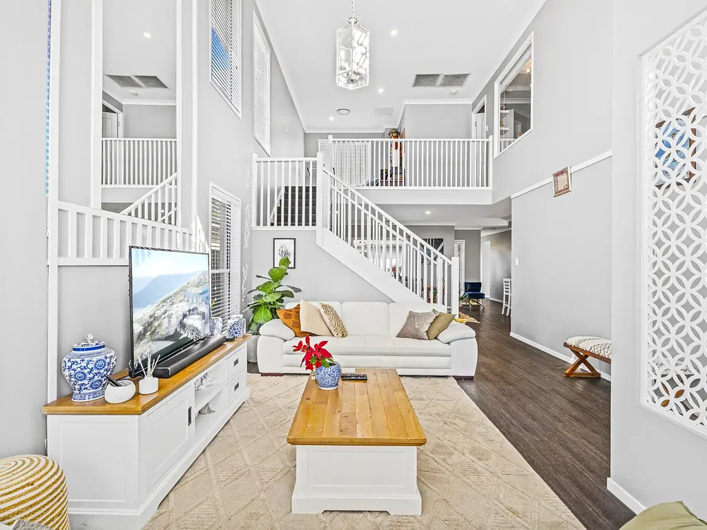 Coomera 4 Bedroom Designer Luxury in Azure Way - 4-Bed Family Haven