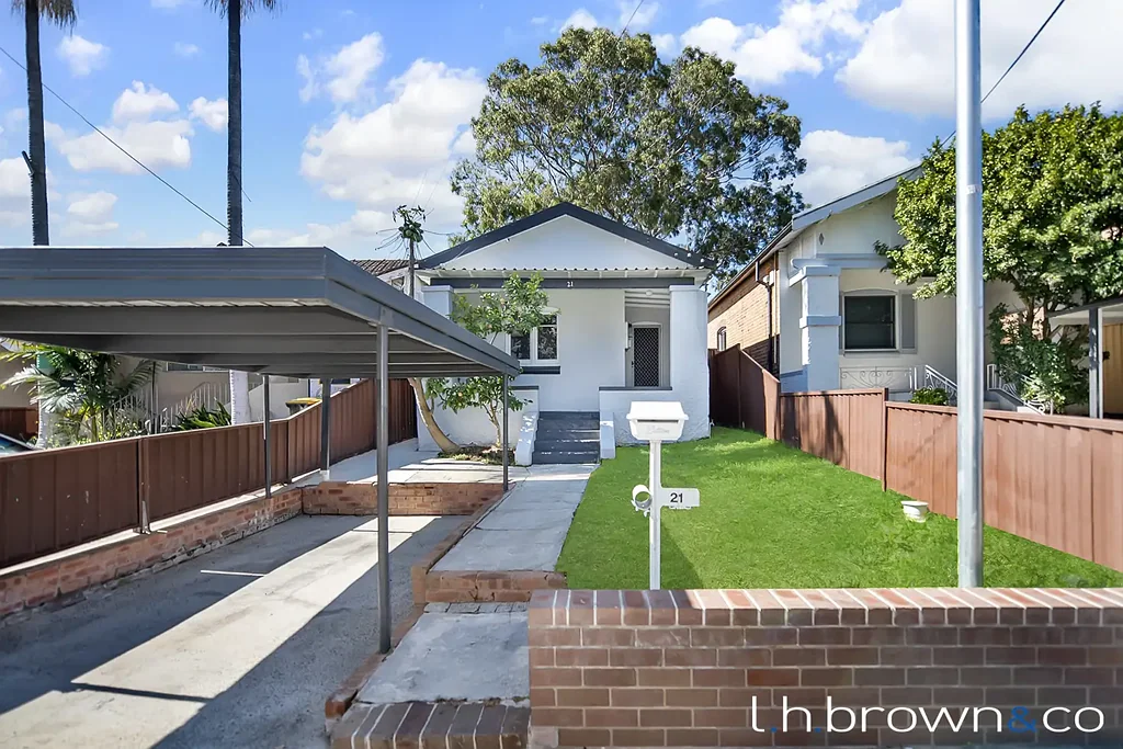 Lakemba 3બેડરૂમ First Time Offered in Over 50 Years – Immaculate Full Brick Residence with Commercial & Residential Potential