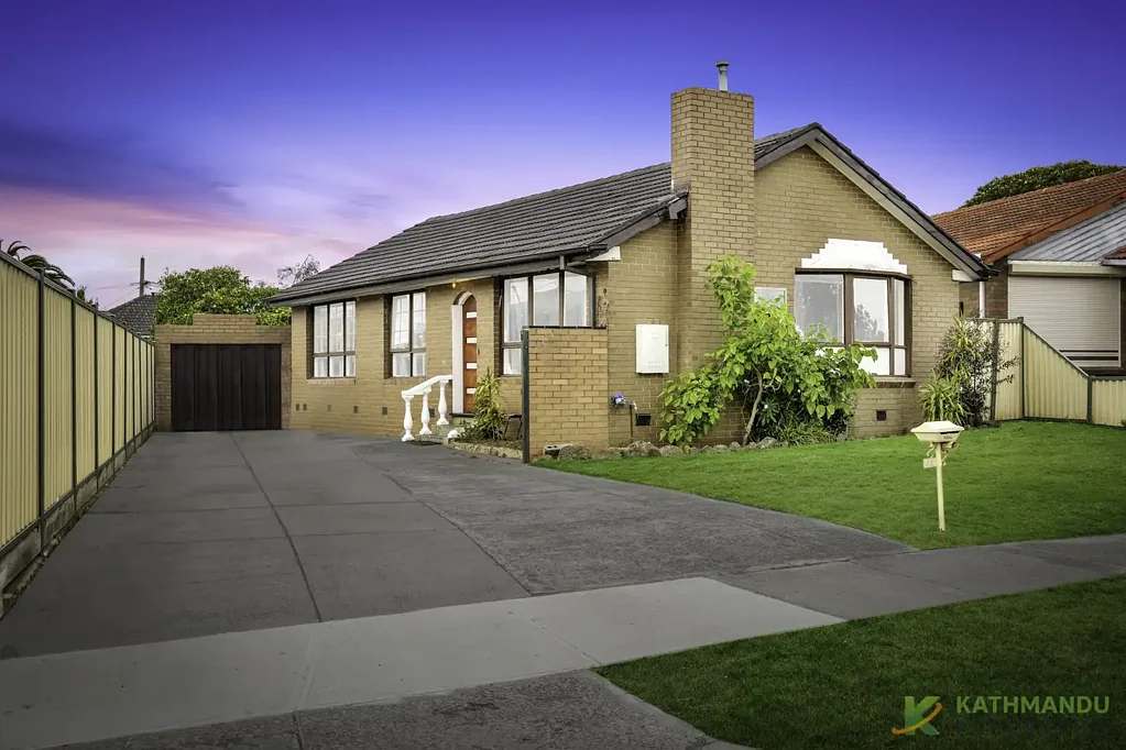 32 Clifton Grove, Lalor VIC 3075
Spacious Family Home in a Prime Location