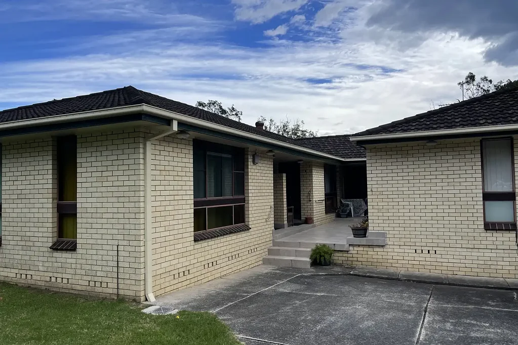 Centrally Located in small block of 4 Units