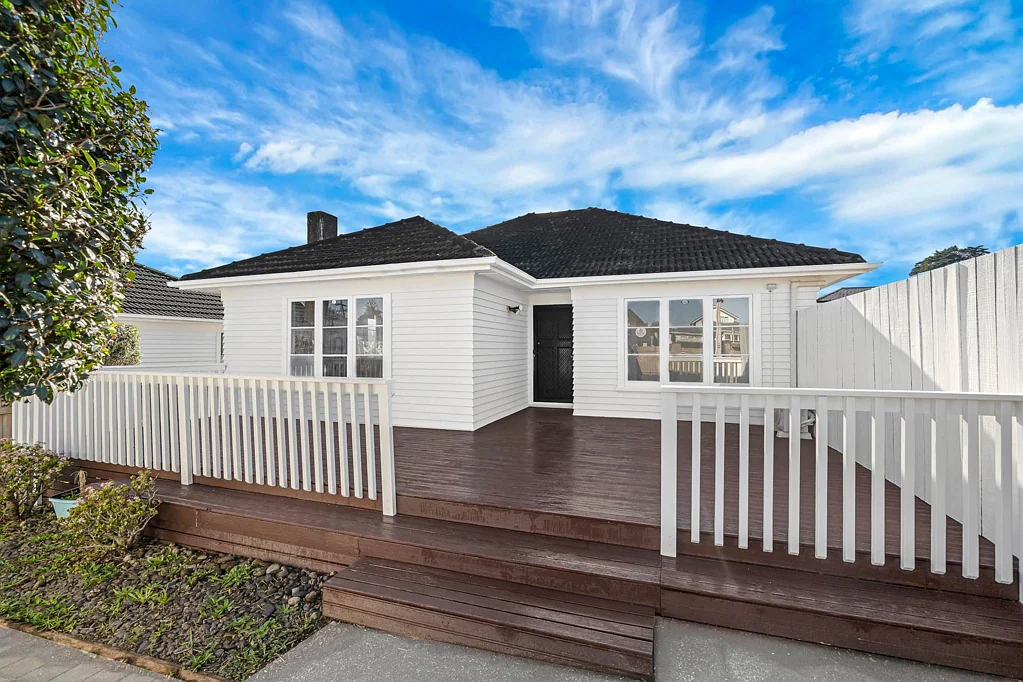 Mount Roskill 2Kwarto Classic Weatherboard Gem – Prime Location