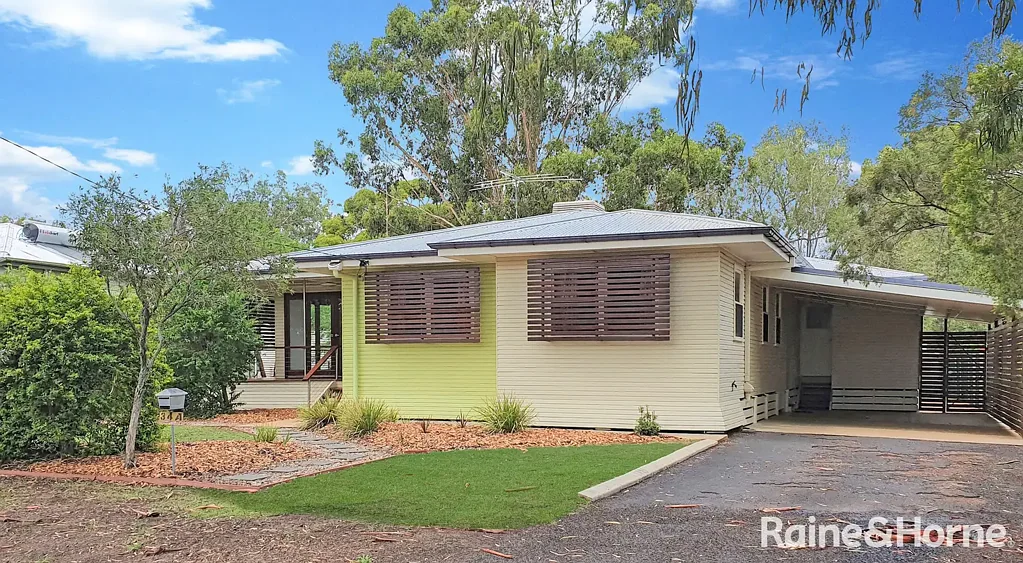 Dalby 4બેડરૂમ FAMILY HOME WITH FABULOUS CENTRAL LOCATION!