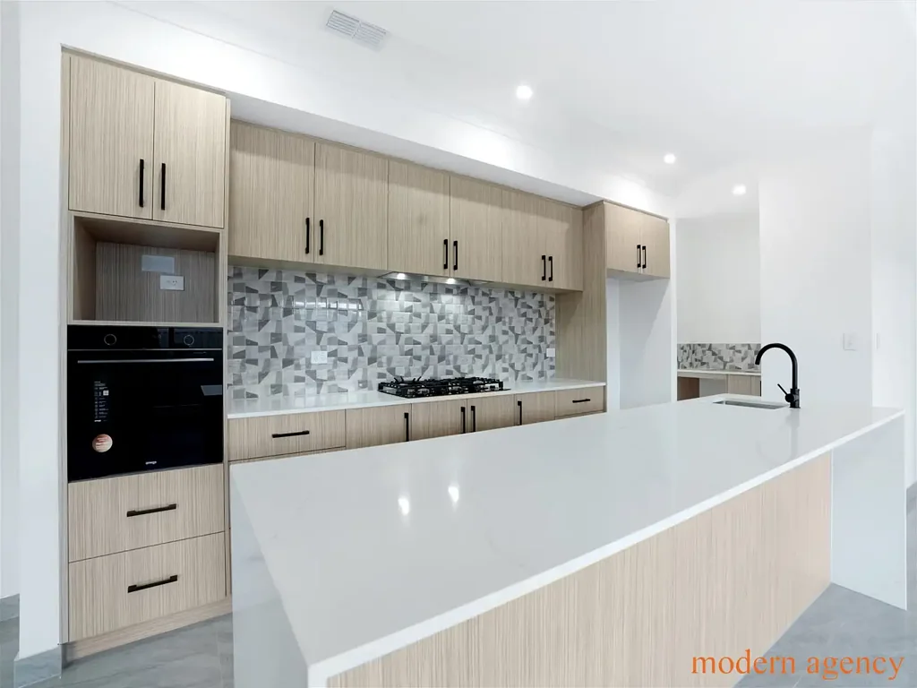 Henley Brook 4房  BRAND NEW LUXURY LIVING IN THE HEART OF HENLEY BROOK