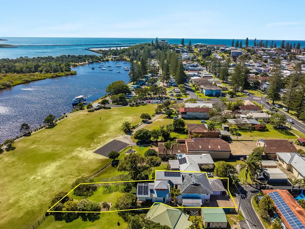 1 Bent Street, Yamba, NSW 2464