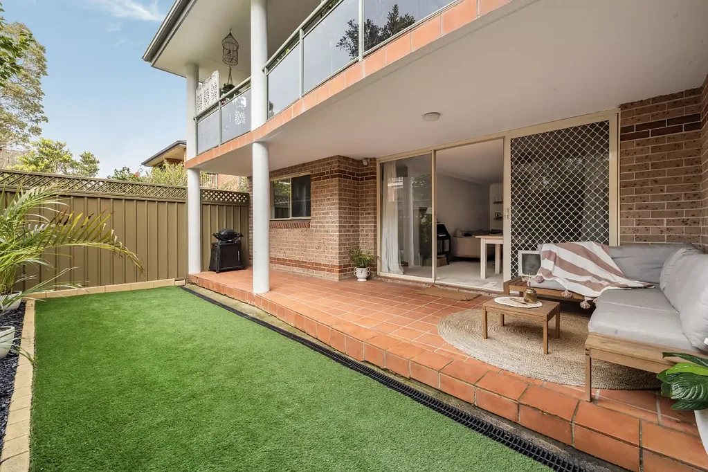 Gymea 2બેડરૂમ Ground Floor Living with Double Lock Up Garage