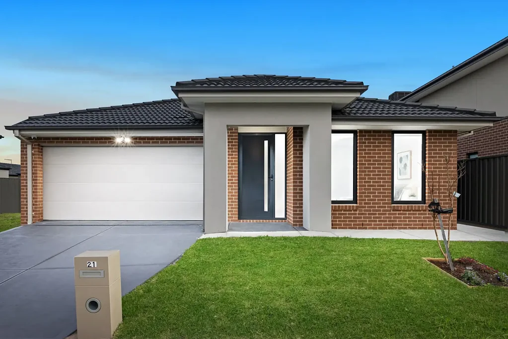 Berwick 4Moenga Contemporary Family Living with Stylish Finishes and Exceptional Convenience