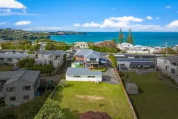 1006 Whangaparaoa Road, Matakatia