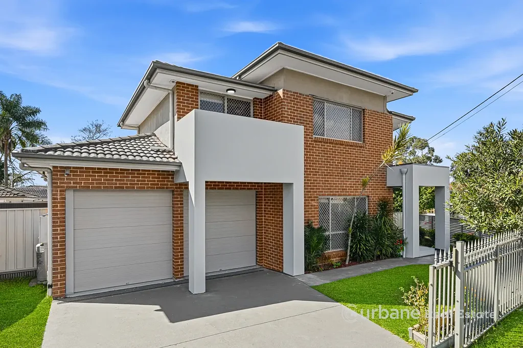Toongabbie 4 Slaapkamer Meticulously Maintained + Large Proportions for the Whole Family + Walk to Station!