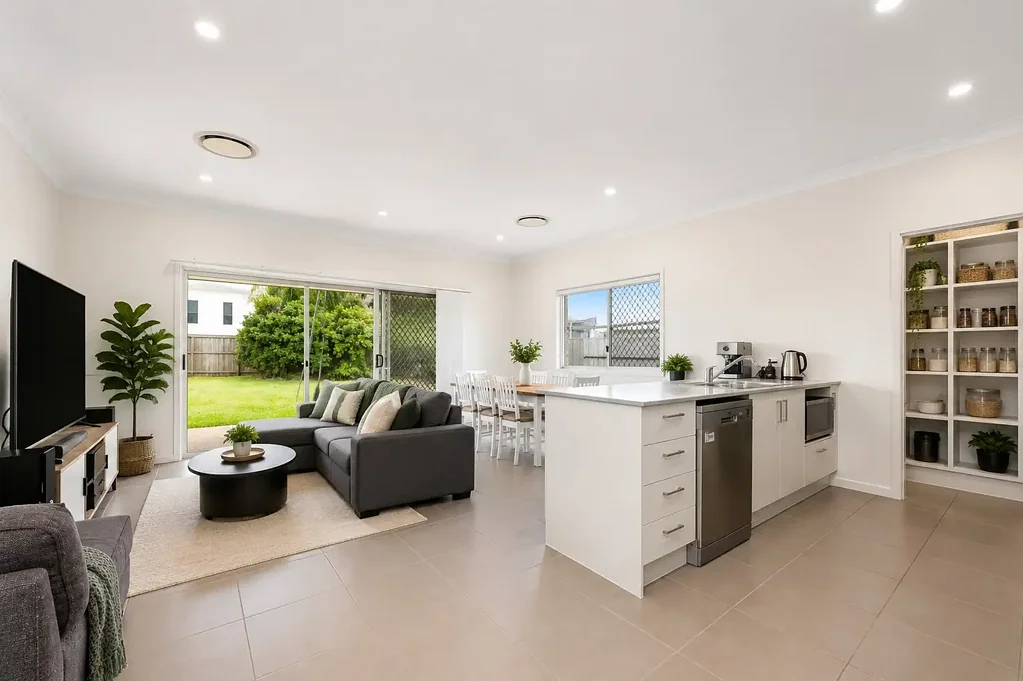 Moorooka 4部屋 Spacious Contemporary Family Living