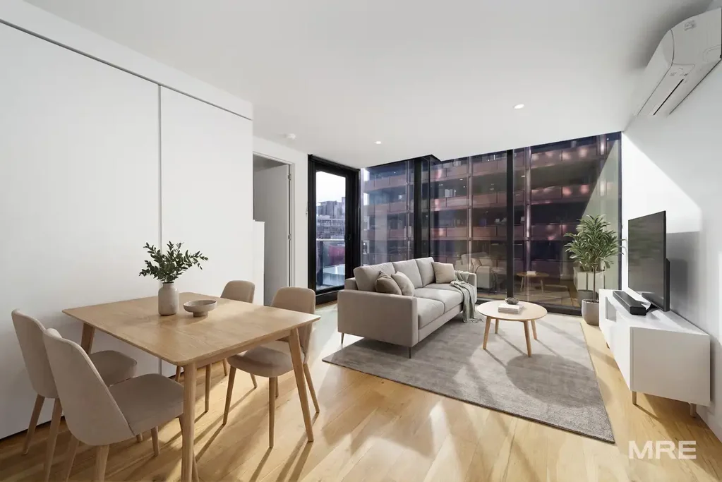 Melbourne 2 Bedroom North-Facing Sun-Drenched Apartment in Iconic EQ Tower