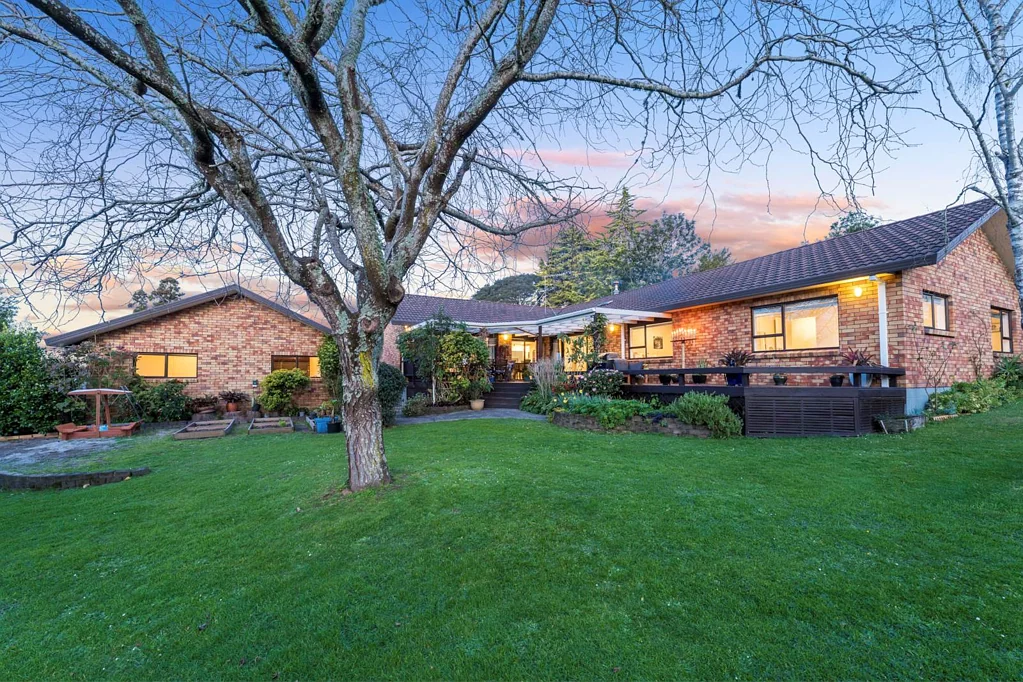Te Atatu South 4chambre Private 4,791m² Sanctuary with Sweeping Views