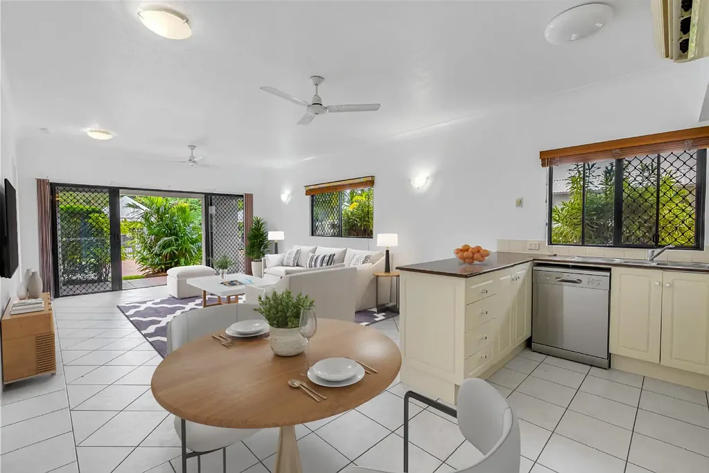 16/293-301 Esplanade, Cairns North, QLD 4870