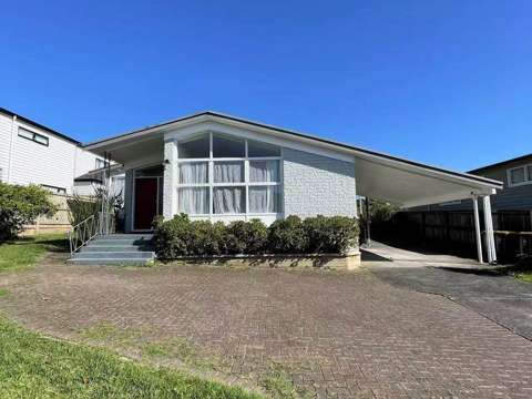 Charming 3-Bedroom Home with a Study Room