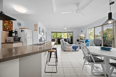 2/2 Cannon Street, Manunda, QLD 4870, 3 Schlafzimmer, 2 Badezimmer, Unit