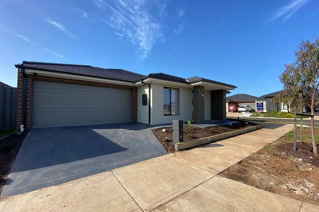 Well-Presented Home in a Growing Cobblebank Location!!!