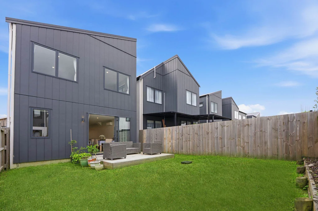 Westgate 4部屋 Must Sell! Near-New Standalone Family Home