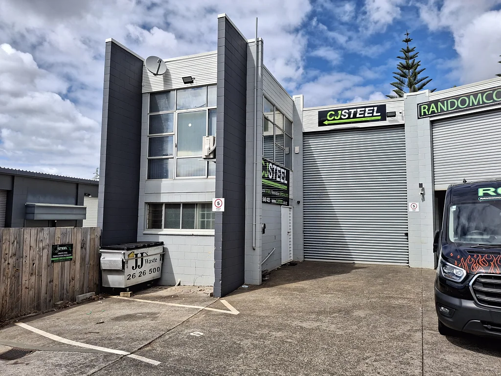 Wairau Valley Awesome Ashfield Industrial With Yard!