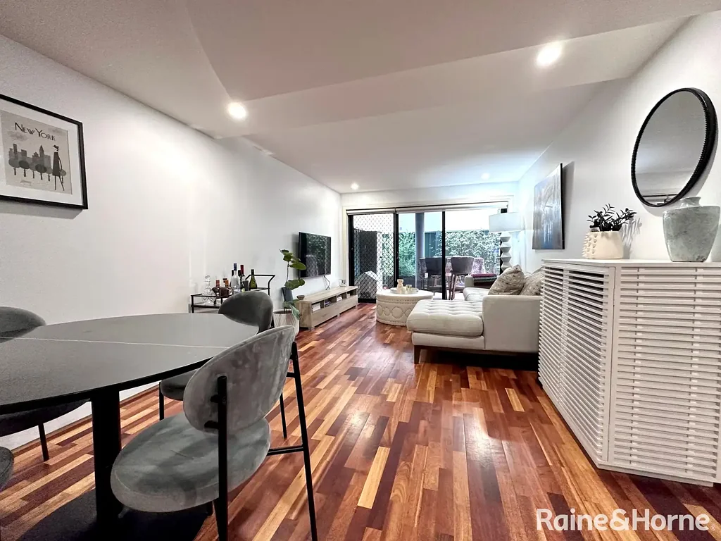 Spacious One Bedroom Apartment with Large Private Courtyard!