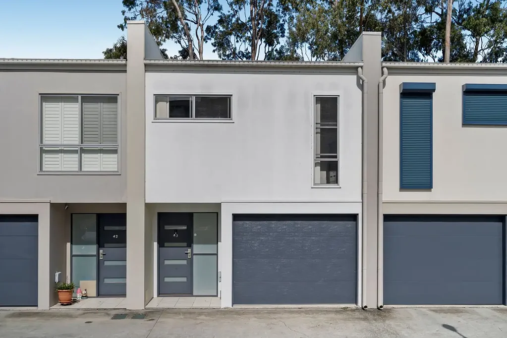 Lakeside Living on The Promenade – Stylish 2 Bed, 2 Bath Apartment in Springfield Lakes