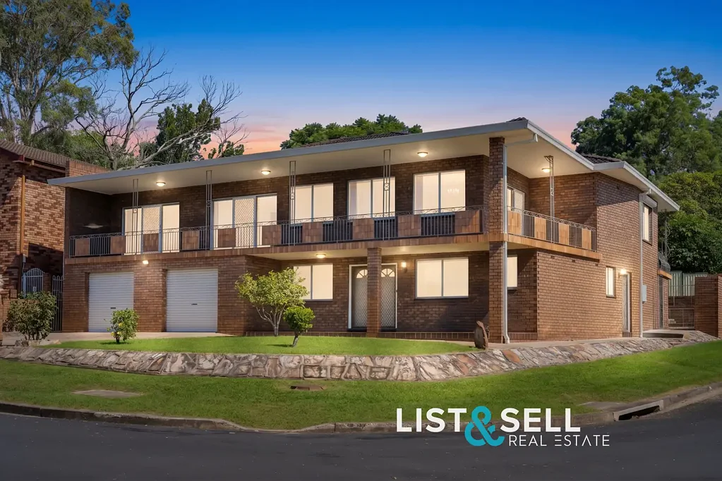 Ingleburn 5房  挺拔而自豪  PROUD AND IMPRESSIVE FAMILY HOME