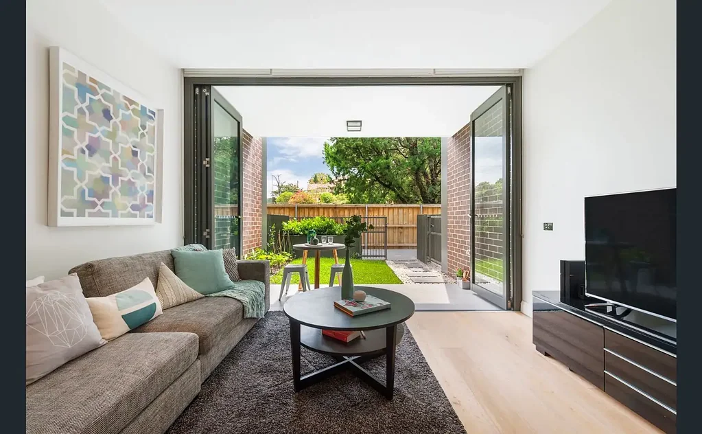 Modern Split Level Three Bedroom Townhouse With Two Car Spaces