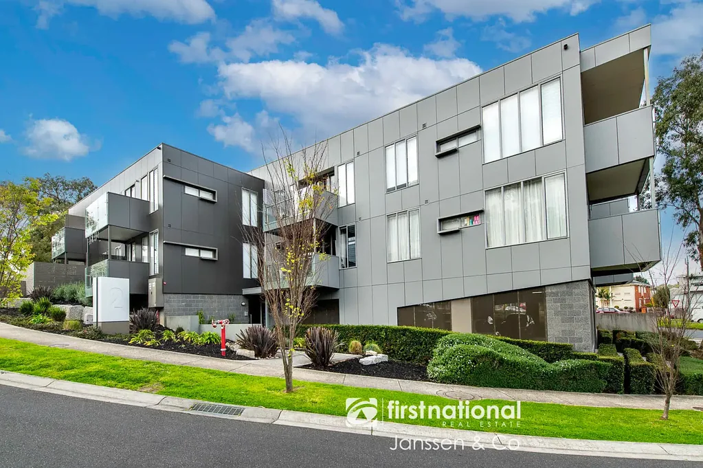 Burwood 2 Bedroom Contemporary Ground-Floor Living with Spacious Yard