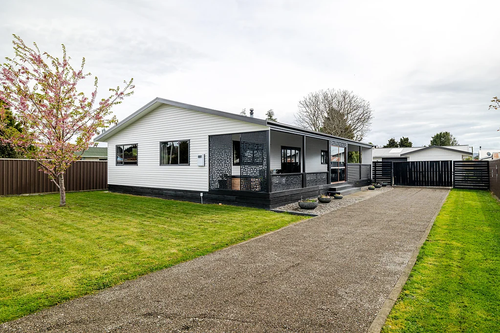 Pahiatua 3房  Family home on Huxley