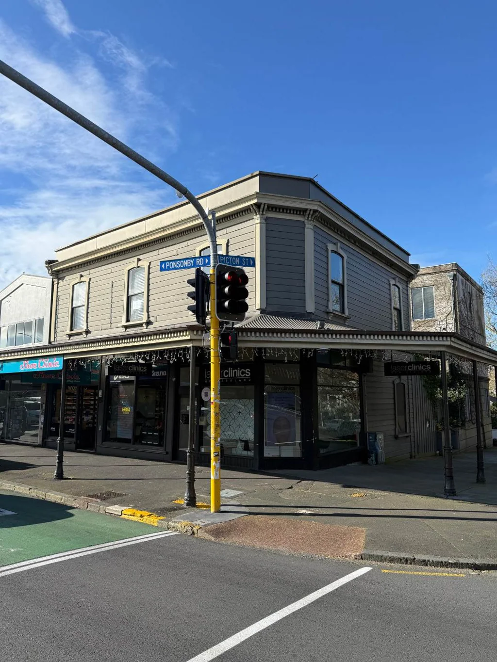 Ponsonby PONSONBY ROAD CORNER PROFILE