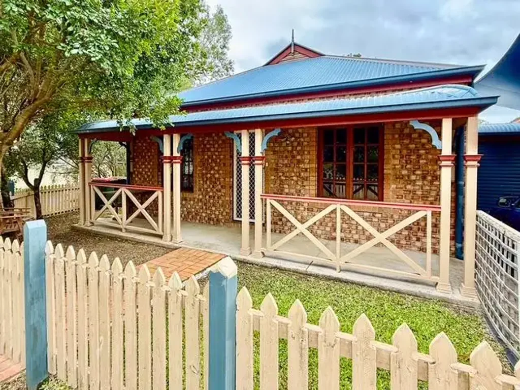 24 Paton Crescent, Forest Lake, QLD 4078