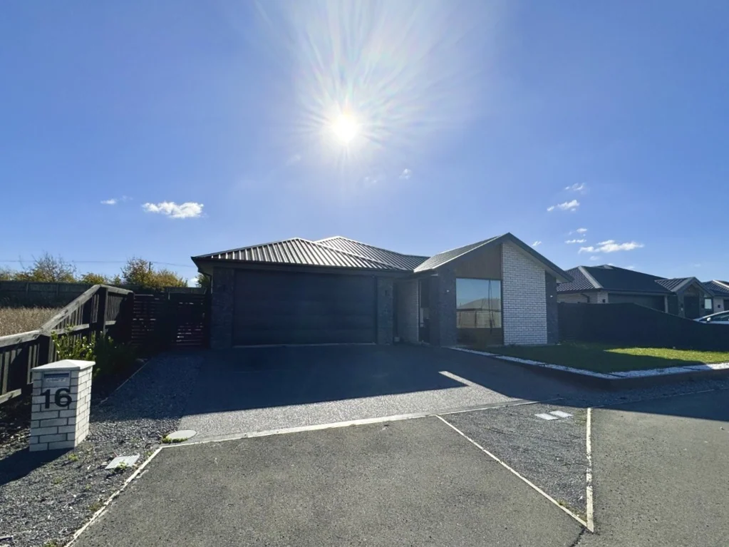 Stylish Modern Home in Desirable Rolleston