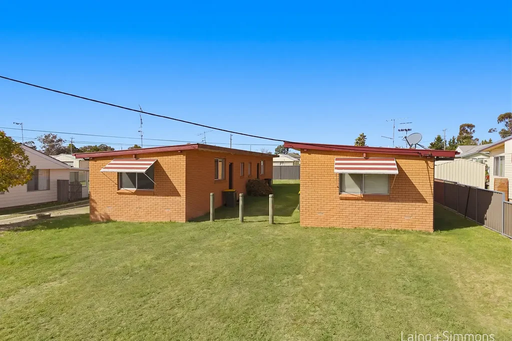 Uralla 4침실 Fully Leased Block of Units – Strong Returns on 739m²