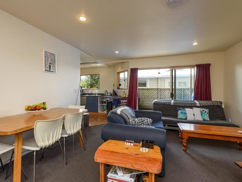 2/13 Henderson Street, Karori, Wellington, 2 phòng ngủ, 1 phòng tắm