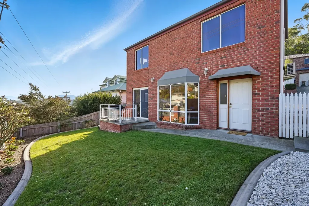 1/91 Gordons Hill Road, Lindisfarne, TAS 7015