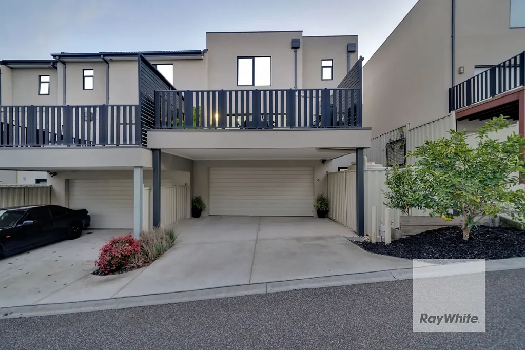 6 Kalmia Mews, Gowanbrae, VIC 3043