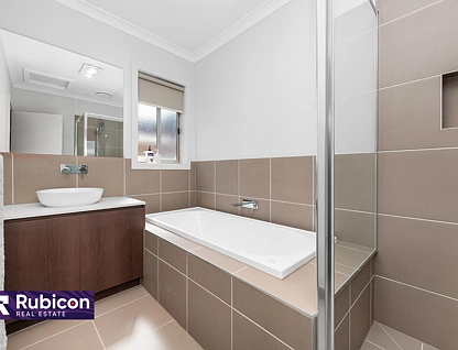 7 Dayspring Road, Deanside, VIC 3336, 4房, 2浴, House