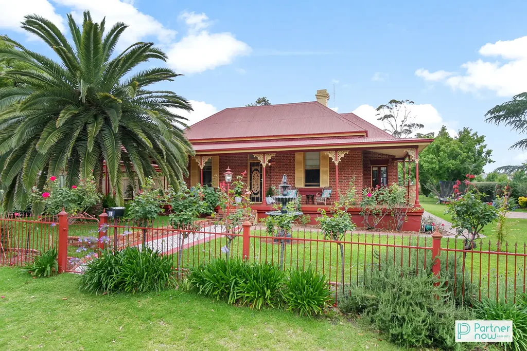 Tamworth 5ਬੈੱਡਰੂਮ 'Talooma': History, Light + Lifestyle